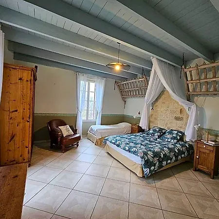 Domaine Au Marchay Bed and breakfast 3*