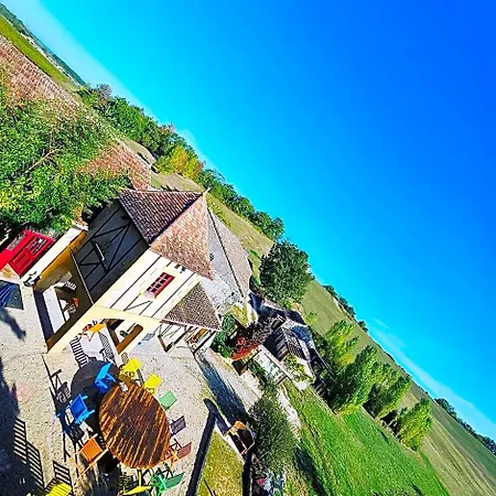 Bed and breakfast Domaine Au Marchay Nojals-et-Clotte
